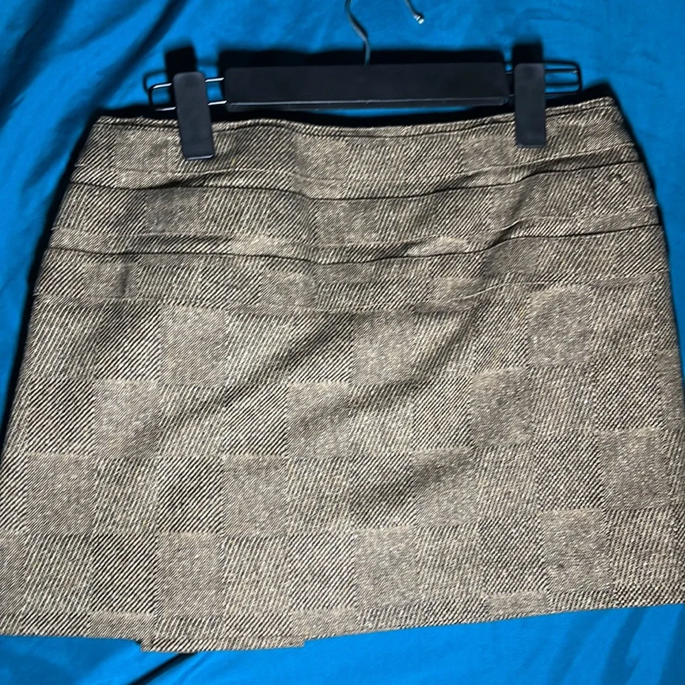 Express Vintage brown wool patched tweed mini skirt with 3 buckles. - Picture 4 of 6